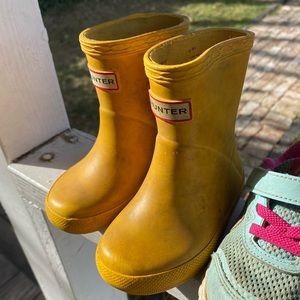 Hunter Boots - yellow- Kids / Toddler - size 4